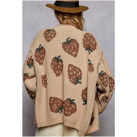 POL Strawberry Print Open Front oversized Cardigan - Picture 9 of 10